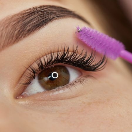 صورة للفئة تكثيف الرموش والحواجب